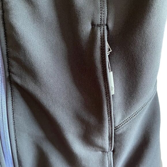 Columbia ~ Women’s Jacket ~ Grey with a touch of periwinkle/purple ~ size XS - Picture 5 of 8
